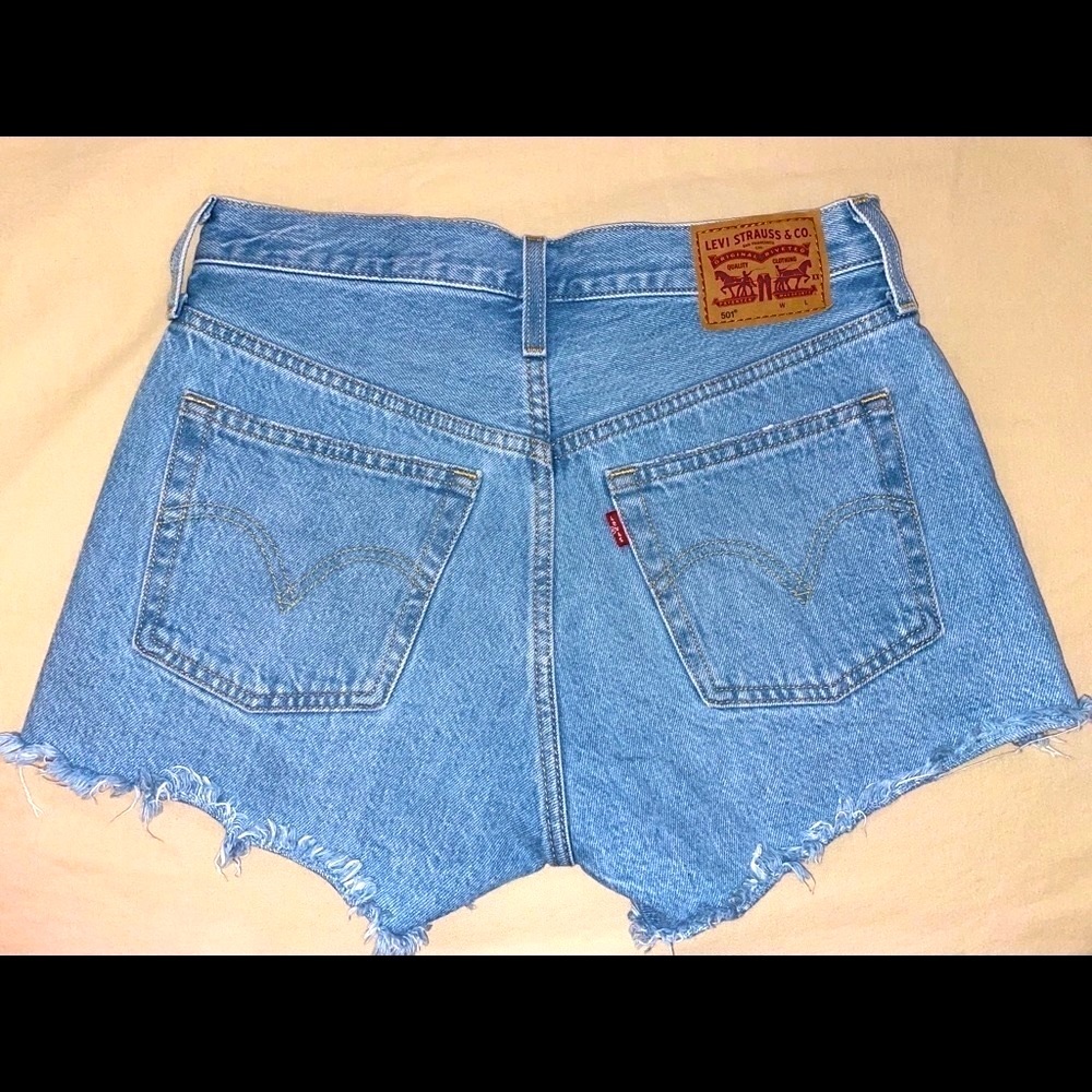 Levi’s Women’s Original 501 Denim Jean Shorts 100% Cotton Light Wash